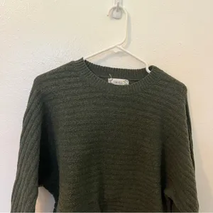 Pink Rose Women's Size Medium Dolman Sleeve Sweater Dark Olive Green Textured‎ thumbnail 2