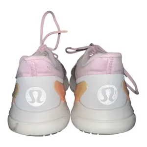 Luluemon Blissfeel‎ Womens Pink Running Shoes, Size 8 thumbnail 4