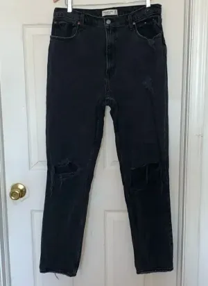 Abercrombie & Fitch Curve Love Distressed 90’s Straight Ultra High Rise Jeans thumbnail 1
