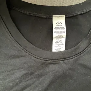 Alo Yoga Alosoft Crop Finesse Short Sleeve Black S thumbnail 3