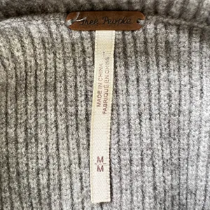 Free People Women's Medium Gray Ribbed Turtleneck Sweater Slouchy Cozy‎ Knit thumbnail 4