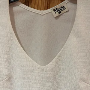 Show Me Your Mumu Miami V-Neck Stretch Crepe Crop Top in Bone‎ Size Medium thumbnail 7