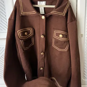 H&M Women's Brown Button-Front Jacket with Contrast Stitching thumbnail 6