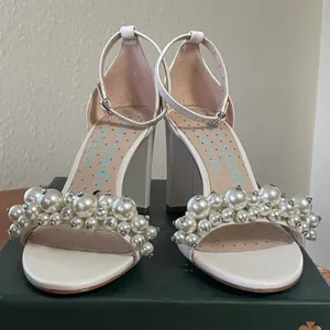 Kate Spade NIB Rosa Pearly Stud Ankle-strap Block Heels Ivory Parchment Size 6.5 thumbnail 9