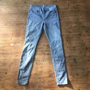 7 for All Mankind the skinny gray jeans, size 26 thumbnail 2