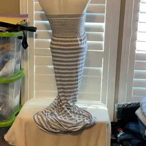 Striped Gray Maxi Dress Size M thumbnail 4