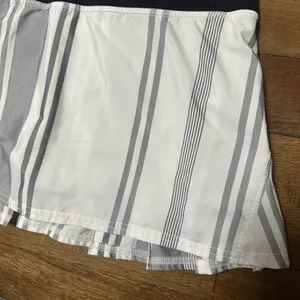 LULULEMON Pace Setter Skirt Spandex Shorts Black White Gray Vertical Stripe 6 thumbnail 5