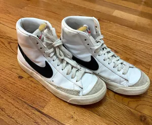 Nike Blazers Size 8 thumbnail 1