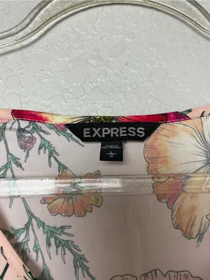 Express Pink Floral Lace-Trim V-Neck Cap Sleeve Blouse Size L thumbnail 6