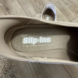 Skechers Slip-ins Womens 8.5 Taupe Gold Hands Free Air Cooled Memory Foam Shoes thumbnail 3