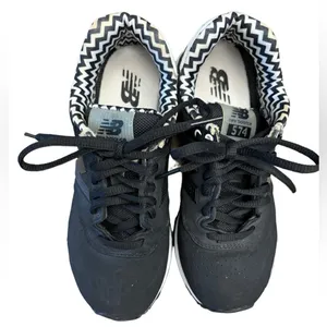 New Balance 574 Black & White Sneakers Women’s Size 5 thumbnail 3
