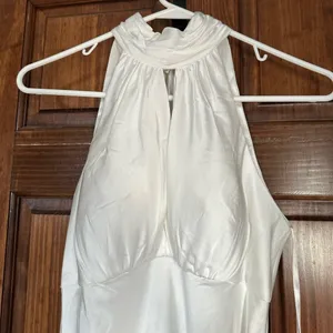 MAC DUGGAL Keyhole Halter Empire Waist Gown thumbnail 7