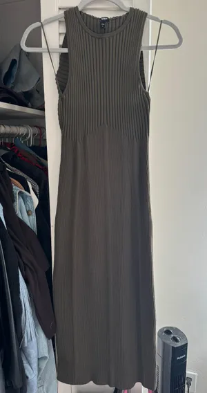 EXPRESS Cocktail Dress thumbnail 1