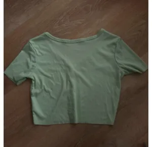 Mint Green Ribbed Button-Front Crop Top Size S thumbnail 4