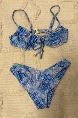 Kulani Kinis Set thumbnail 1