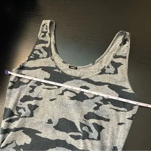 ✨‎ Monrow Camo Fitted Midi Dress Gray Black Small thumbnail 10