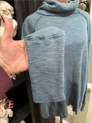 Free People We The Free Split‑Back Turtleneck Thermal – Size Medium thumbnail 4