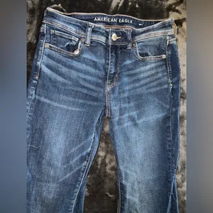 American Eagle Low-Rise Kick Bootcut Jean Size 8 Regular thumbnail 8