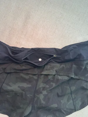 Lululemon Shorts Hotty Hot 2.5" thumbnail 3