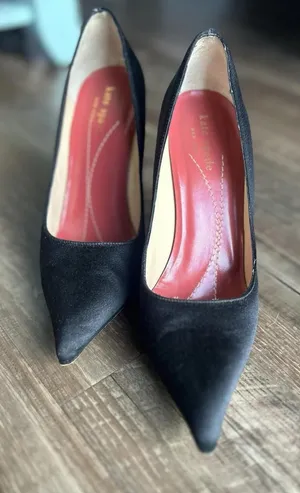 Kate Spade Vintage Black Suede Augustine Pointed Toe Heels Size 6.5 Womens thumbnail 1