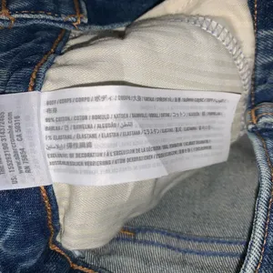 Abercrombie & Fitch Size 26/2 Curve Love The Mom Jean High Rise Distressed Ankle thumbnail 5