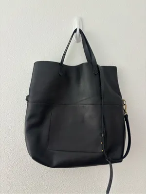 Madewell The Foldover Transport Tote in black leather thumbnail 5