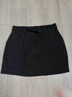 Athleta Black Drawstring Skort Size Small Built-In Shorts Zip Pocket Golf Tennis thumbnail 2