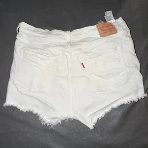Levis 501 Original White Denim Cut Off Shorts High Rise Button Fly Women 33 thumbnail 3