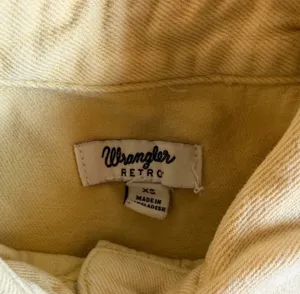 Wrangler Retro Women’s Yellow Pearl Snap Button Up Western Shirt thumbnail 3