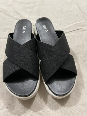 MIA Black Platform Sandals thumbnail 4