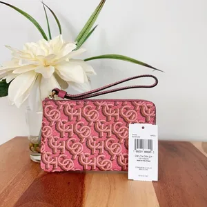 NWT Coach Corner Zip Wristlet‎ thumbnail 2