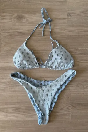 Rhythm. Pale Blue Floral Triangle Bikini Set Size L thumbnail 1