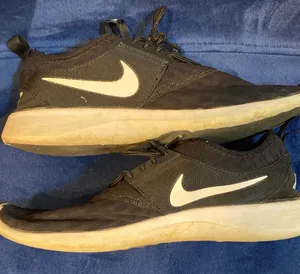 Women’s Nike Black Juvenate Running Shoes Size 8 thumbnail 1