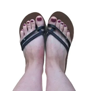 Reef Flat Strappy Beach Sandals Slides Toe Black thumbnail 1