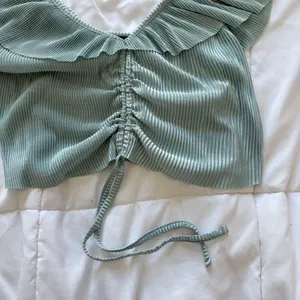 Zara Womens Size Medium Pleated Crop Top‎ Ruffles Blue Front Tie Boho Hippie thumbnail 2