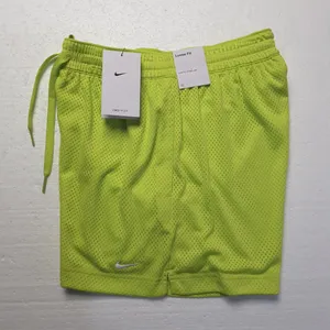 Nike Women's Essential Dri-Fit 4" Mesh Basketball Shorts in Cyber size XS NWT thumbnail 7