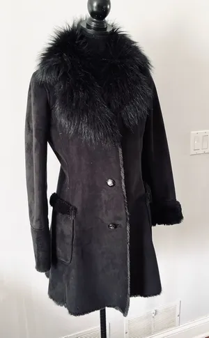 Nice stylish GUESS coat 🖤🖤🖤 thumbnail 1