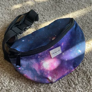 NEW iHeartRaves Fanny Pack thumbnail 1