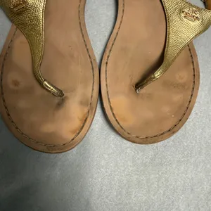 Coach Cheyanne Metallic Gold Textured Leather Thong Sandals G3161 Womens 6B thumbnail 7