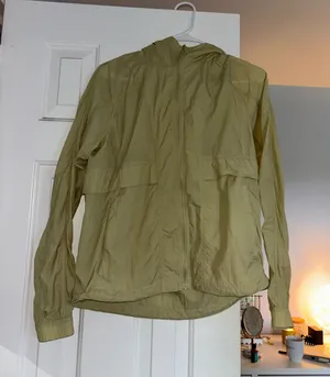 Lululemon Windbreaker thumbnail 1