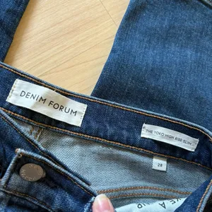 DENIM FORUM The Yoko High Rise‎ Slim Jeans Size 28 thumbnail 2