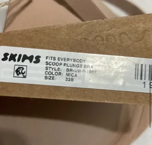SKIMS Plunge Bra 32B thumbnail 4