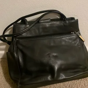Giani  Bernini bag
Size 12*9 thumbnail 1