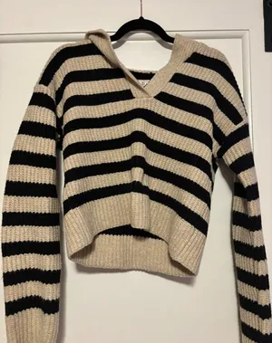 Sweater thumbnail 1