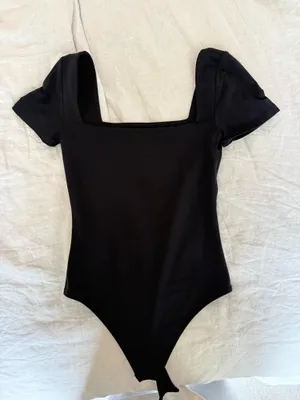 Aritzia Babaton Bodysuit Contour Square Neck Black thumbnail 2