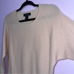 Tahari Cashmere Sweater Soft Pink Women M Contemporary Minimalist Office Modest thumbnail 2