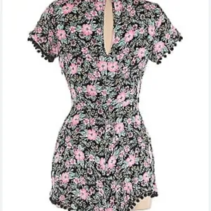 Aeropostale live love Dream Black and Pink romper with Floral Print NWT thumbnail 2