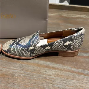 Franco Sarto Snake Print Loafers Women’s Size 5.5‎ New In Box thumbnail 2