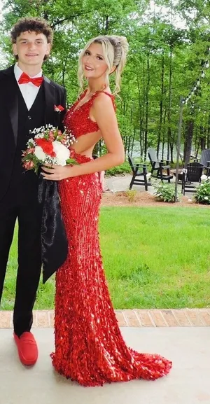 Red Sherri Hill Prom Dress thumbnail 1