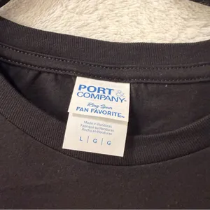Port and Company Black “Proud Mom of an Official Teenager” Tee | Size L thumbnail 4